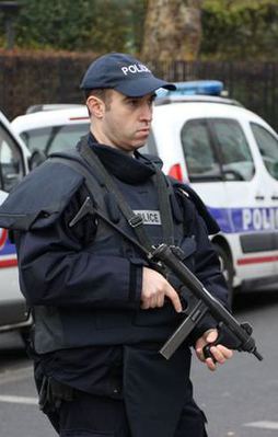 Fransa'da iki camiye saldırı