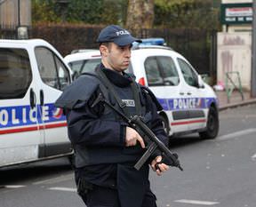 Fransa'da iki camiye saldırı