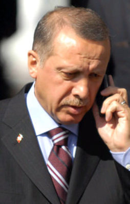 Erdoğan'dan Hollande'a taziye telefonu