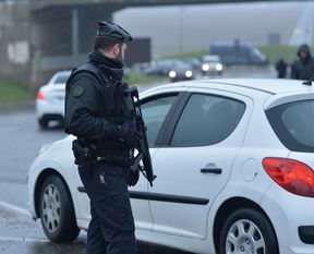 Paris’te çifte rehine krizi