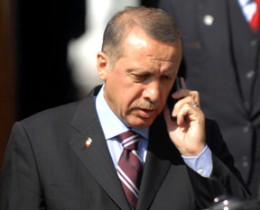 Erdoğan'dan Hollande'a taziye telefonu