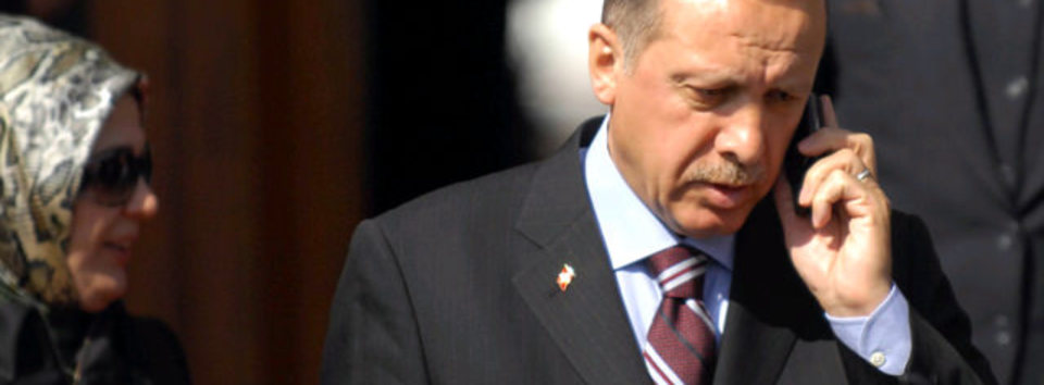 Erdoğan’dan Hollande’a taziye telefonu