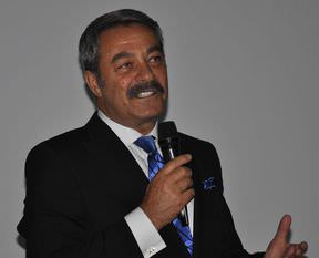 Kadir İnanır o iddialara cevap verdi!