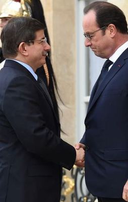 Davutoğlu Fransa'da