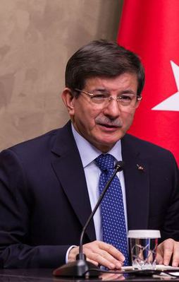 Davutoğlu Fransa'da konuştu