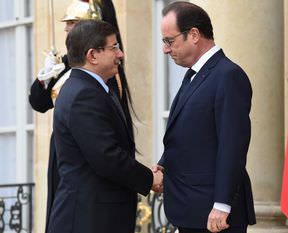 Davutoğlu Fransa'da