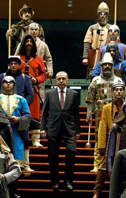 O askerler tek tek ne anlama geliyor!