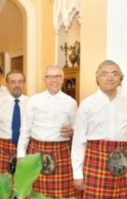 Siz kimi temsil ediyorsunuz?