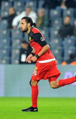 Trabzonspor Erkan Zengin'i borsaya bildirdi