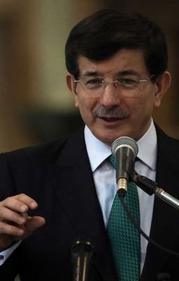 Davutoğlu‘ndan paralel yapıya çarpıcı benzetme