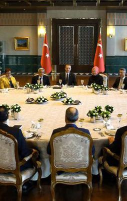 Cumhurbaşkanlığı Sofrası'nın ilk konukları akademisyenler