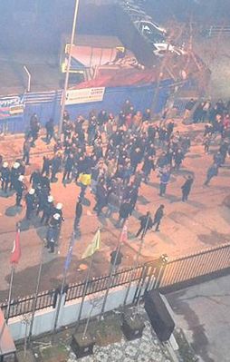 Yeni Akit'e taşlı sopalı saldırı