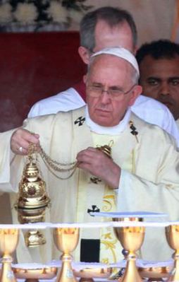 Papa'dan Hebdo açıklaması