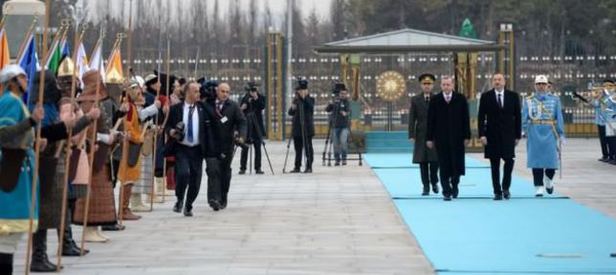 Erdoğan’dan Aliyev’e görkemli karşılama