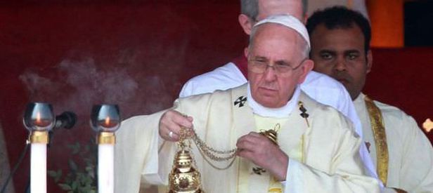 Papa’dan Hebdo açıklaması