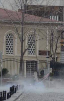 Vatandaş şüphelileri yakalayıp bantladı