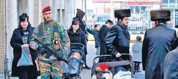 Avrupa'da asker sokakta