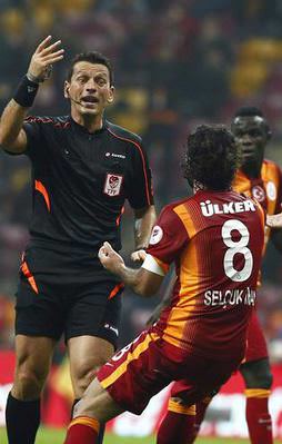 Aslan evinde yara aldı