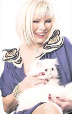 Ajda herkese aşkım der!