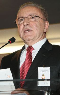 Ünal Aysal'a şok ceza!