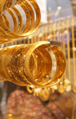 Altın normalden 3 lira düşük işlem görüyor