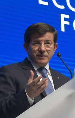 Davos'ta Davutoğlu rüzgarı esti