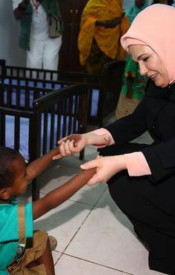 First Lady'ye Tayyip ve Emine bebek sürprizi