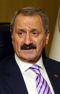 Zafer Çağlayan anjiyo oldu