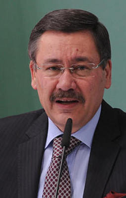 Kılıçdaroğlu'ndan aldığı parayla kadayıf dağıtacak