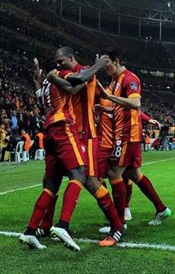 Aslan'ın çay keyfi