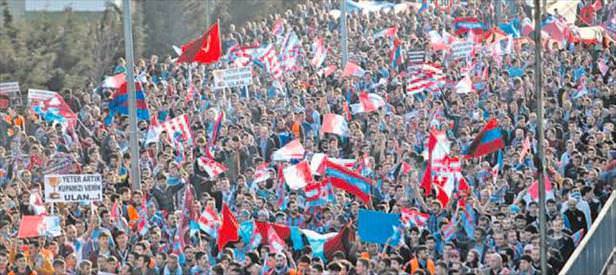 Trabzon taraftarının öfkesi dinmiyor!