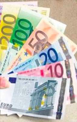 1 euro 1 dolar olma yolunda