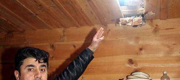 Başlarına gökten taş yağdı