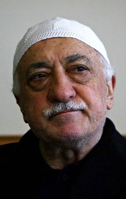 Gülen'in üssünde sessizlik hakim