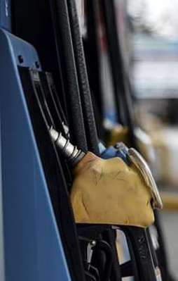 Benzine 7 kuruş zam yapıldı