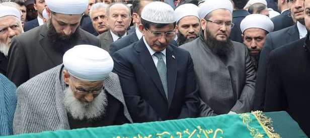 Davutoğlu, Ustaosmanoğlu’nun cenazesinde