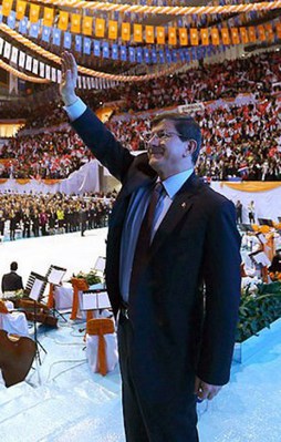 Davutoğlu: İzmir'de Başbakanlık ofisi açacağız