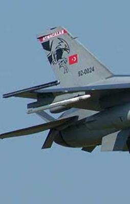 Rus uçağını Türk F-16'ları durdurdu