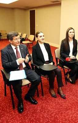Davutoğlu işaret dili eğitimine katıldı