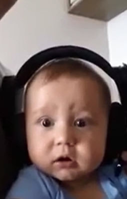 İlk defa rock dinleyen bebeğin tepkisi