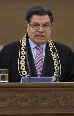 AYM'de paralel oyun!