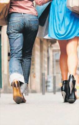 Paris out İstanbul in