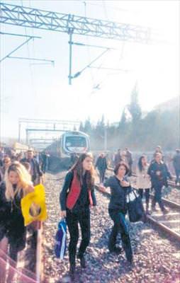 Tren patladı: 7 yaralı