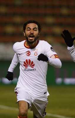 Kaptan gemiyi kurtardı