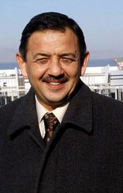 Mehmet Özhaseki istifa etti