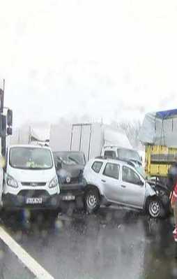 TEM'de kaza: 50 araç birbirine girdi