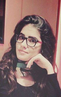 Genç kızı benzin dökerek yaktılar!