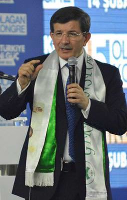 Başbakan'dan Özgecan'ın ailesine taziye!