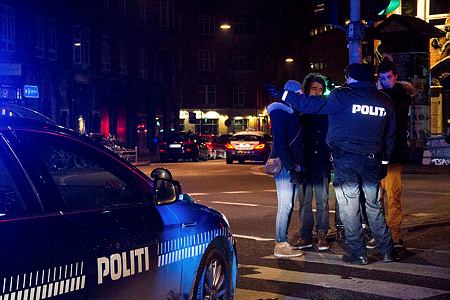 Charlie Hebdo toplantısını bastılar: 2 ölü