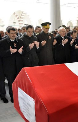 Mahir Kaynak son yolculuğuna uğurlandı